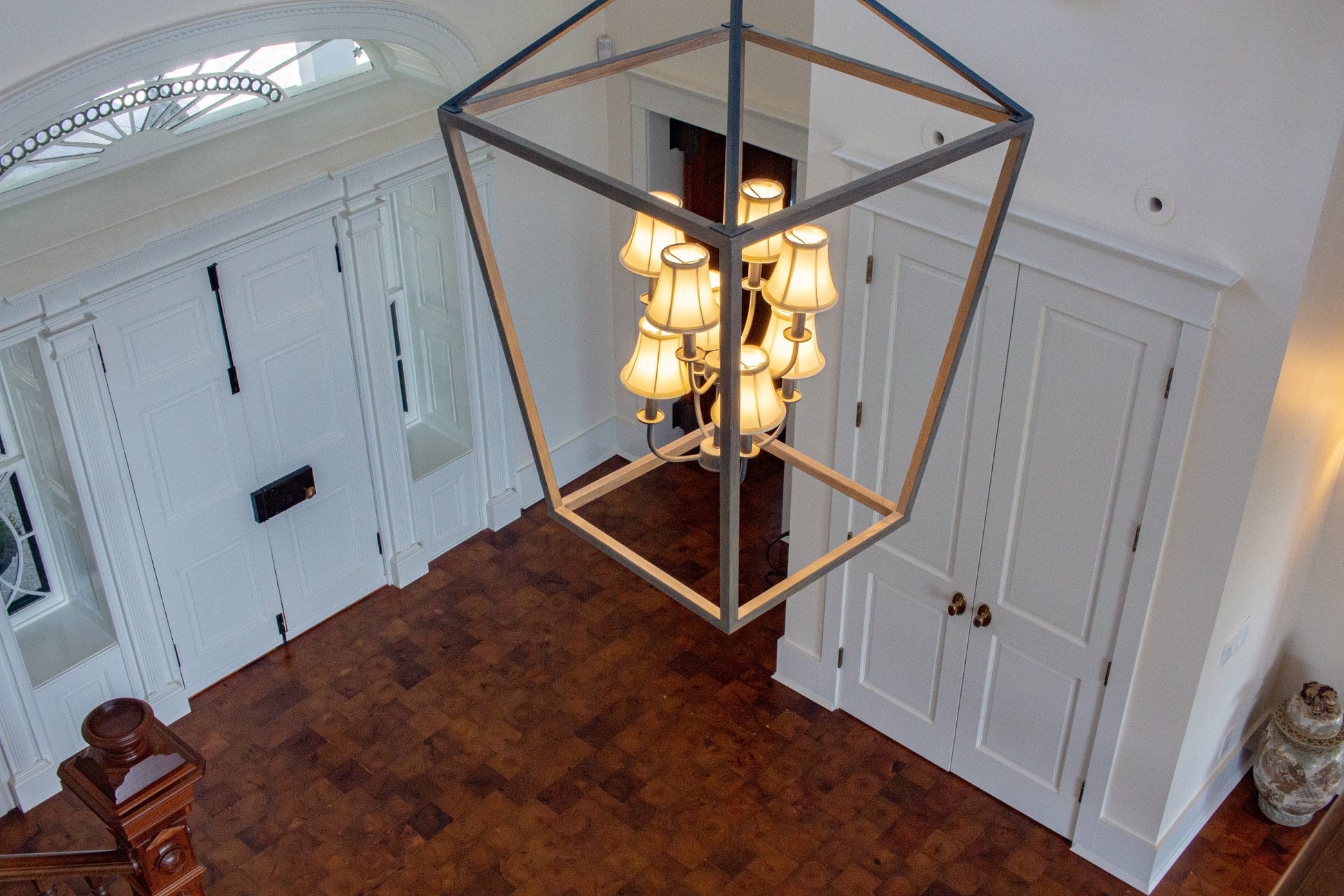 Lobby chandelier with Coolidge door
