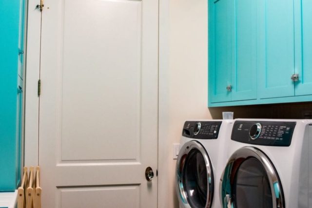 Laundry room cupboards and appliances